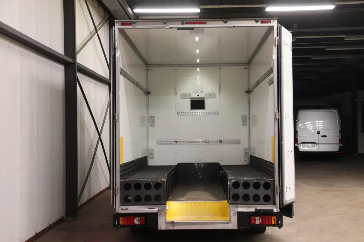 170PK AUTOMAAT LOWLINER VERKOOPWAGEN PAARDENWAGEN