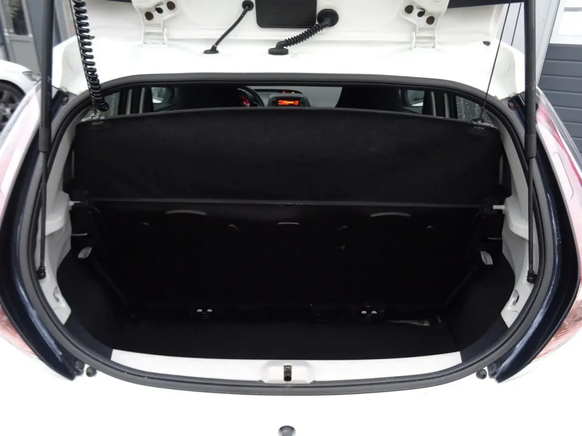 1.0 VVT-i x CRUISE CONTROL|AIRCO