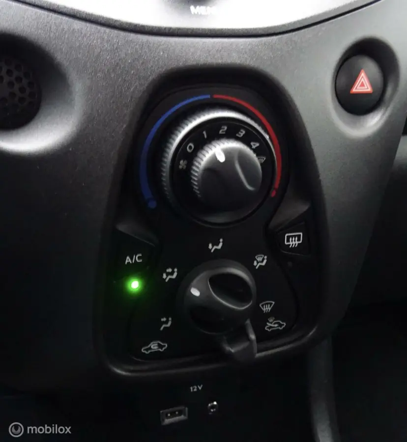 1.0 VVT-i x CRUISE CONTROL|AIRCO