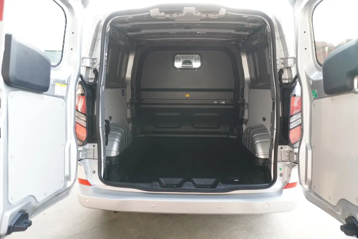 320L 2.0 TDCI 170PK L2H1 Limited DubbelCabine Automaat Schuifdeur L/R Nr. V062 | Airco | Adap.Cruise | Navi | Camera
