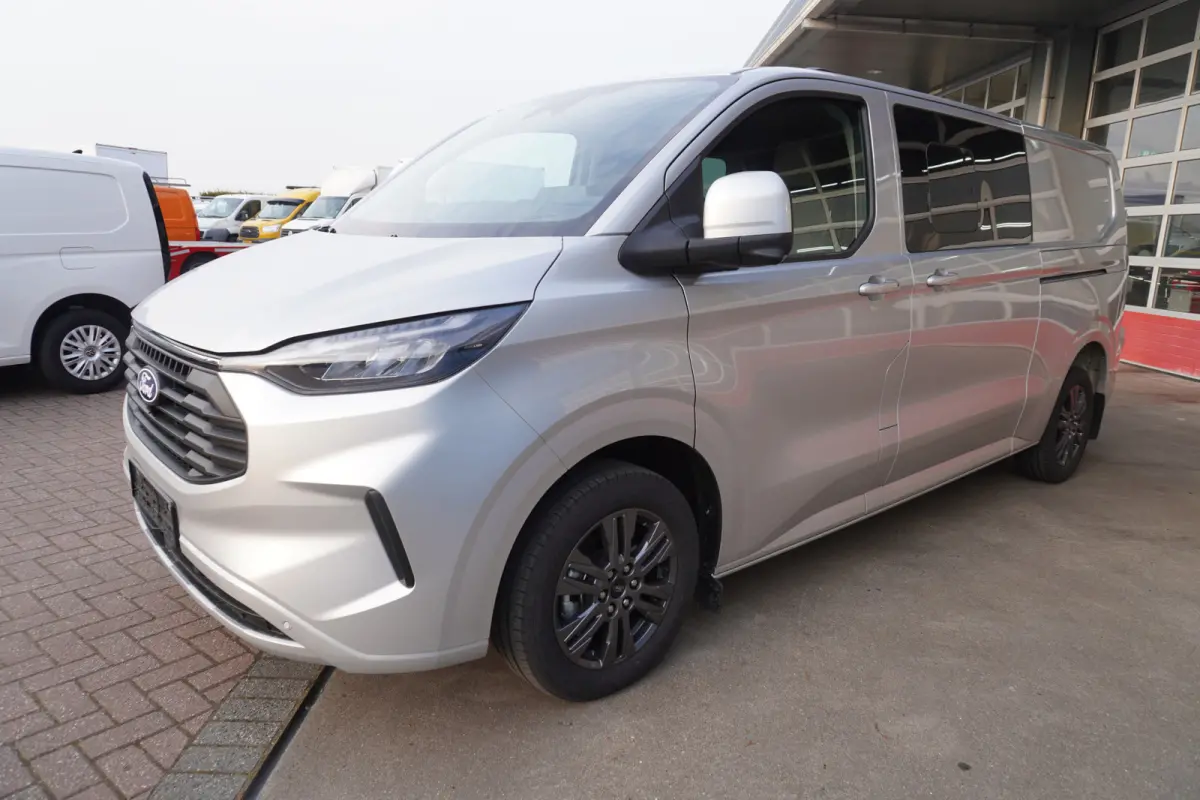 320L 2.0 TDCI 170PK L2H1 Limited DubbelCabine Automaat Schuifdeur L/R Nr. V062 | Airco | Adap.Cruise | Navi | Camera