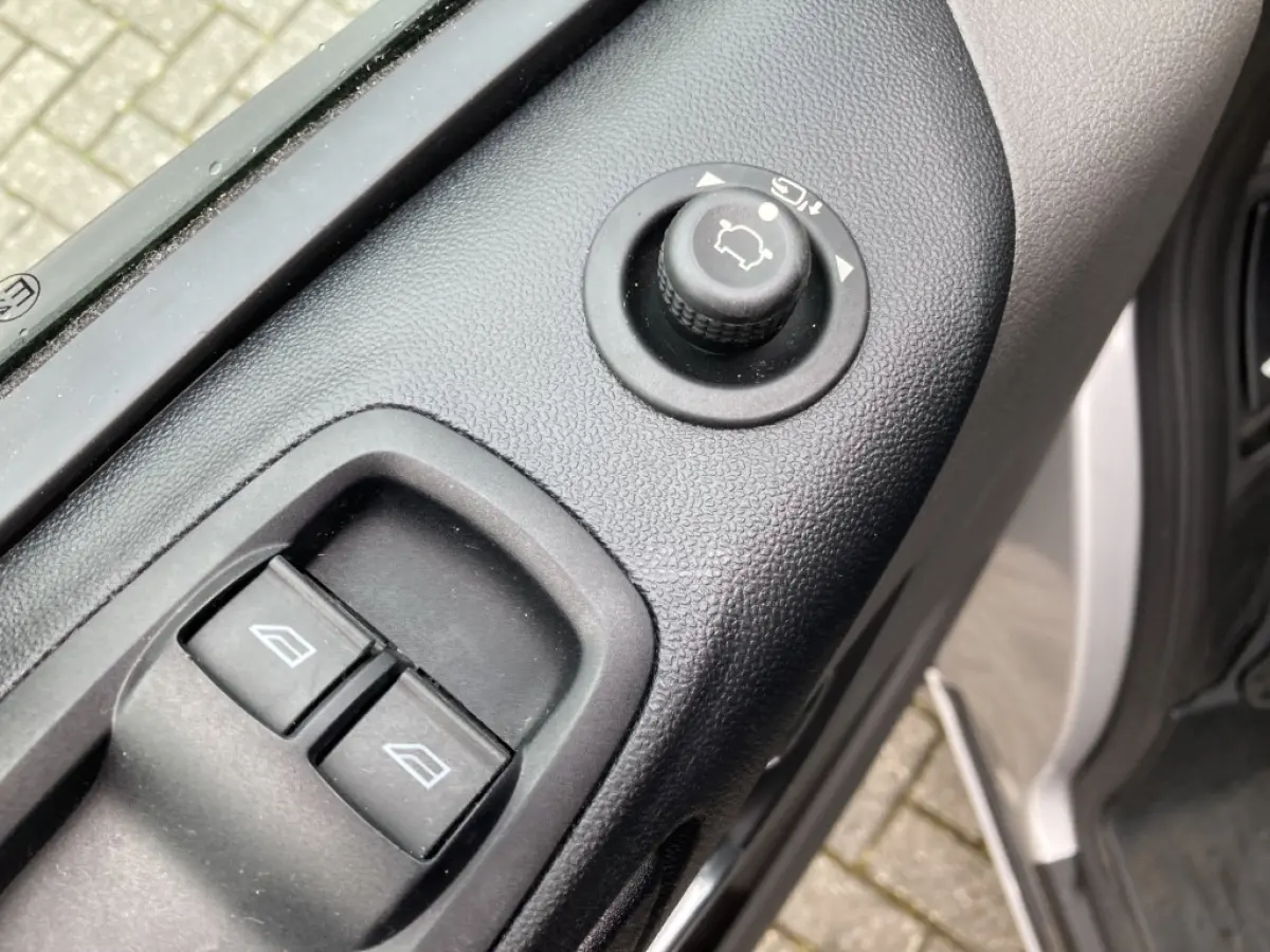 300 2.0 TDCI L1H1 Trend 130pk/96kW Automaat | BPM VRIJ! | | Dodehoek | Multimediascherm | Carplay | Camera | Voorruitverwarming | etc. etc. 79885