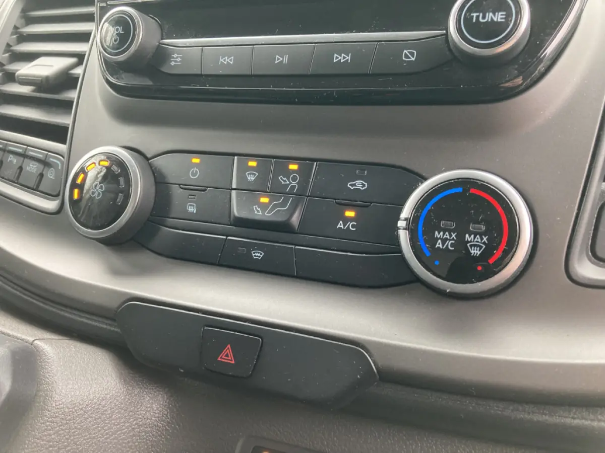 300 2.0 TDCI L1H1 Trend 130pk/96kW Automaat | BPM VRIJ! | | Dodehoek | Multimediascherm | Carplay | Camera | Voorruitverwarming | etc. etc. 79885