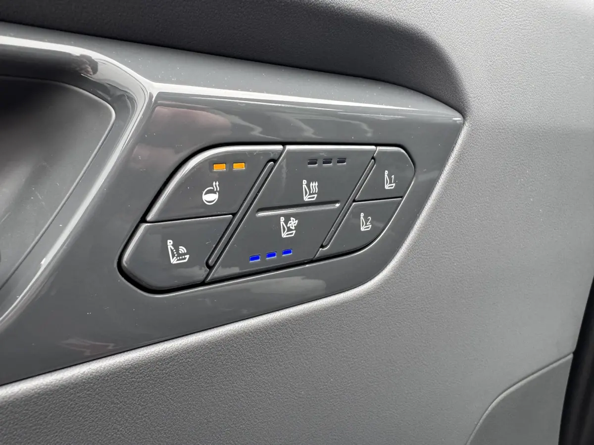 GT-Line AWD 99.8 kWh | 7-Pers. | 21" | Head-Up | Stoel-/Stuurverwarming | Premium Audio | Schuif-/kanteldak | Adapt. Cruise | Navi