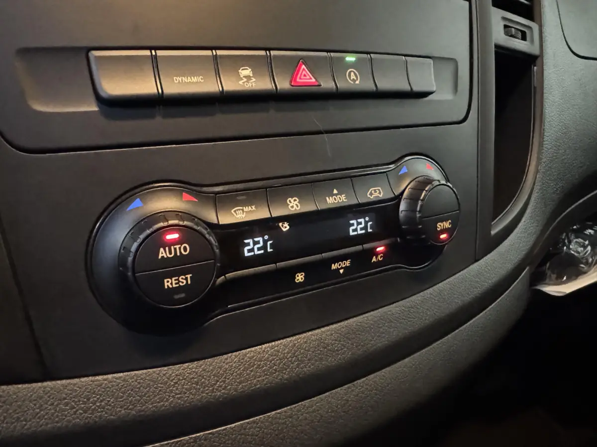 114 CDI Lang L2 Automaat Apple Carplay Airco Bluetooth Camera Trekhaak Lederen bekleding
