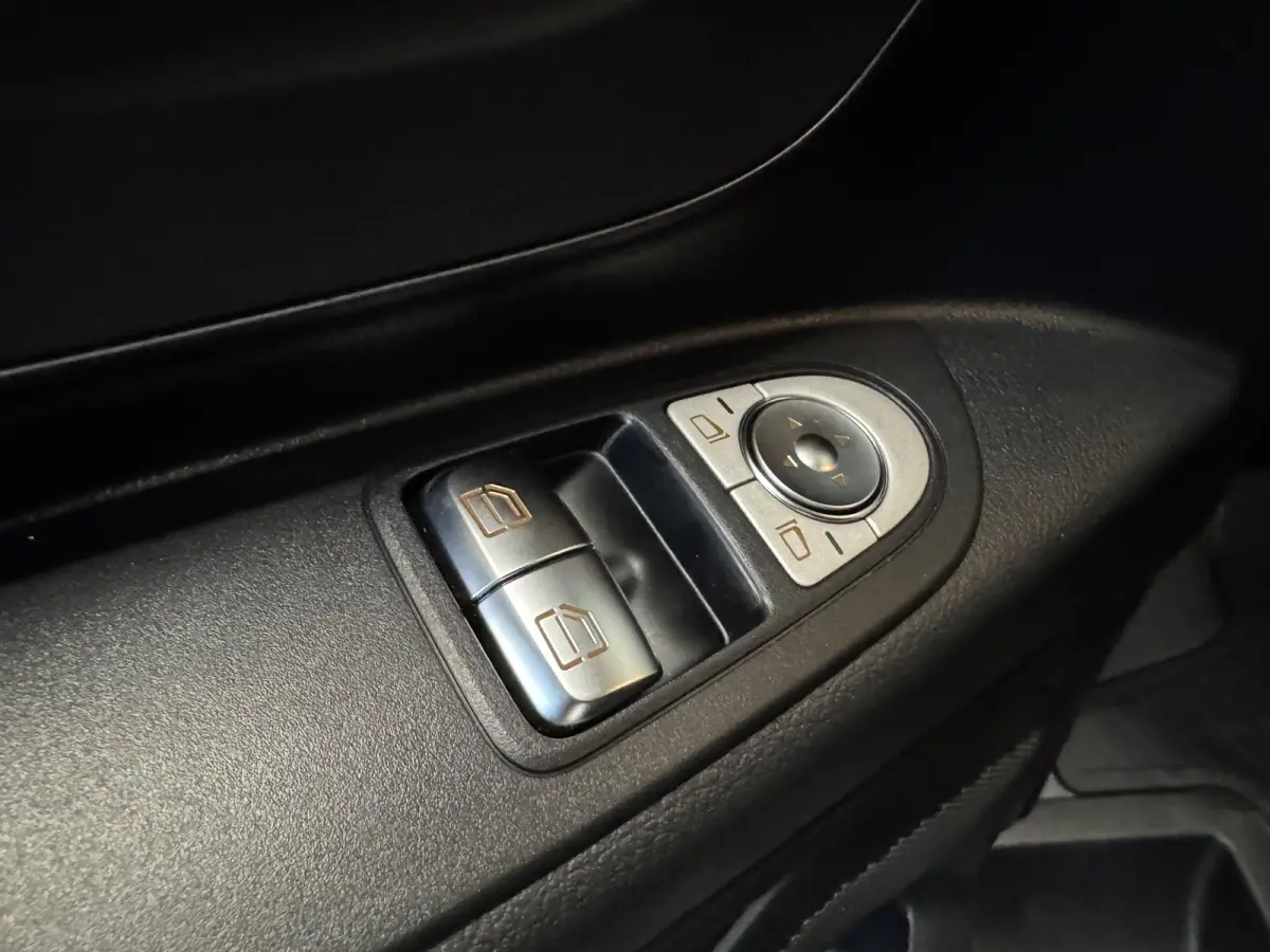 114 CDI Lang L2 Automaat Apple Carplay Airco Bluetooth Camera Trekhaak Lederen bekleding