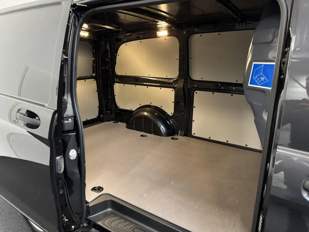 114 CDI Lang L2 Automaat Apple Carplay Airco Bluetooth Camera Trekhaak Lederen bekleding