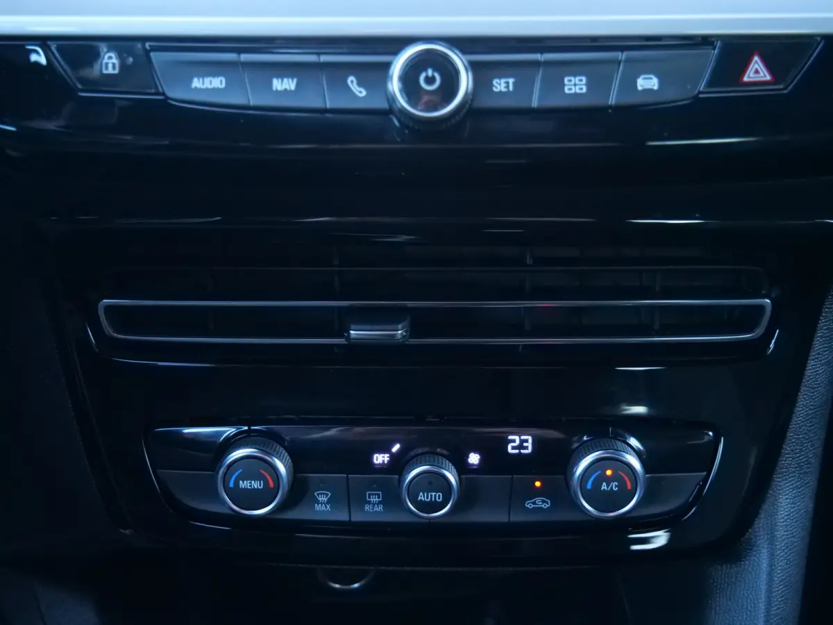 1.2 Turbo 131pk Ultimate AUTOMAAT Massage / LED / Apple Carplay / Camera