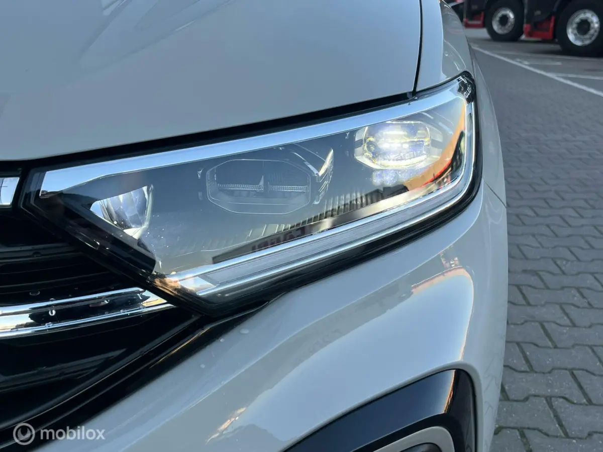 1.5 TSI 3X R-Line 2025 LED ACC LANE ASS DODEHOEK