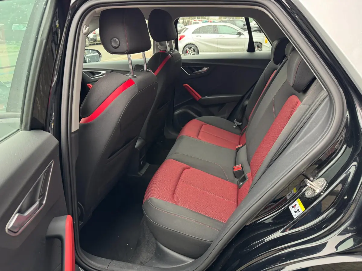 1.4 TFSI CoD Sport S-Tronic LED Navi Stoelvw PDC