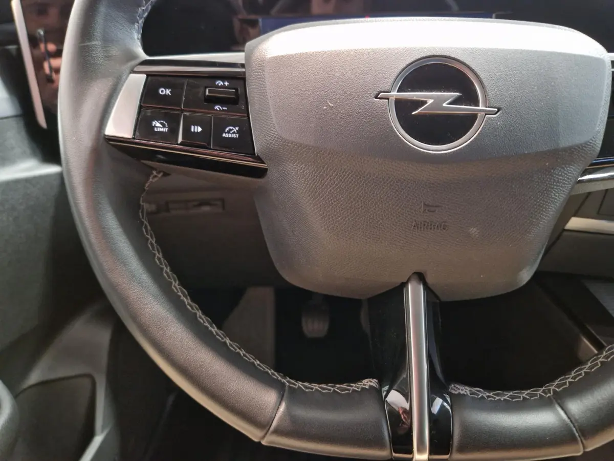 1.2 Level 3 | Stoelverwarming | Stuurverwarming | Achteruitrijcamera | Apple CarPlay / Android Auto |