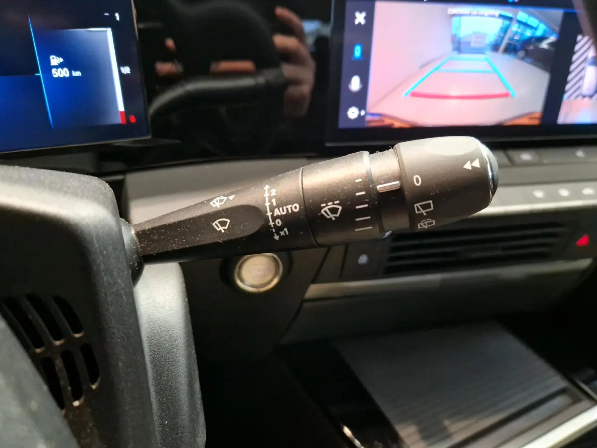 1.2 Level 3 | Stoelverwarming | Stuurverwarming | Achteruitrijcamera | Apple CarPlay / Android Auto |