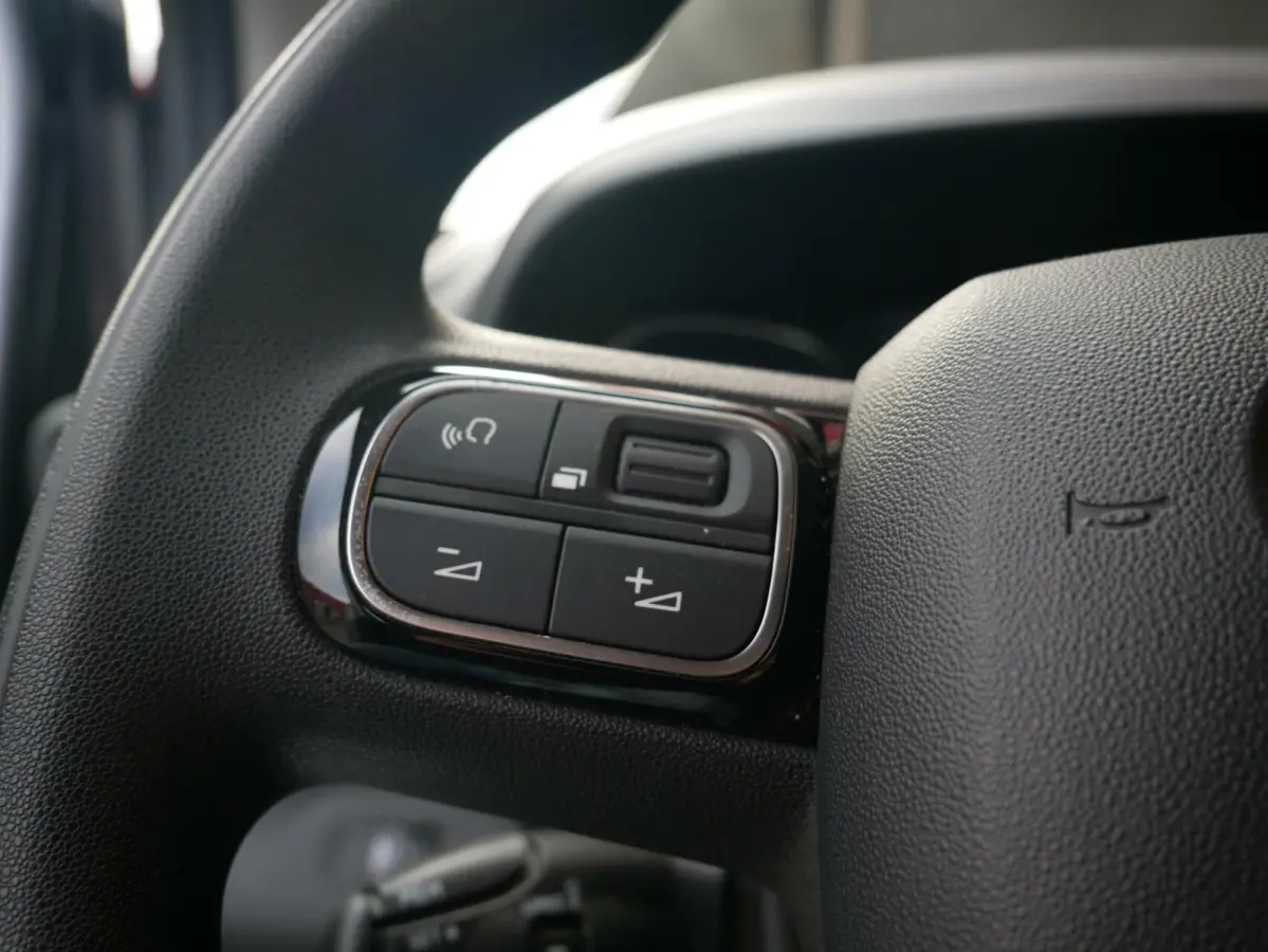 1.2 Turbo Dynamic Navi+Bt| Camera