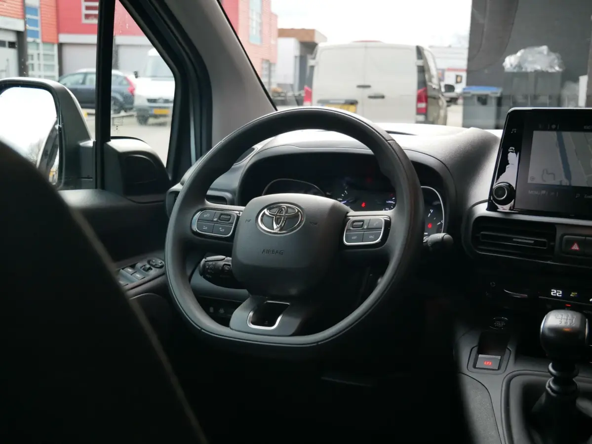 1.2 Turbo Dynamic Navi+Bt| Camera