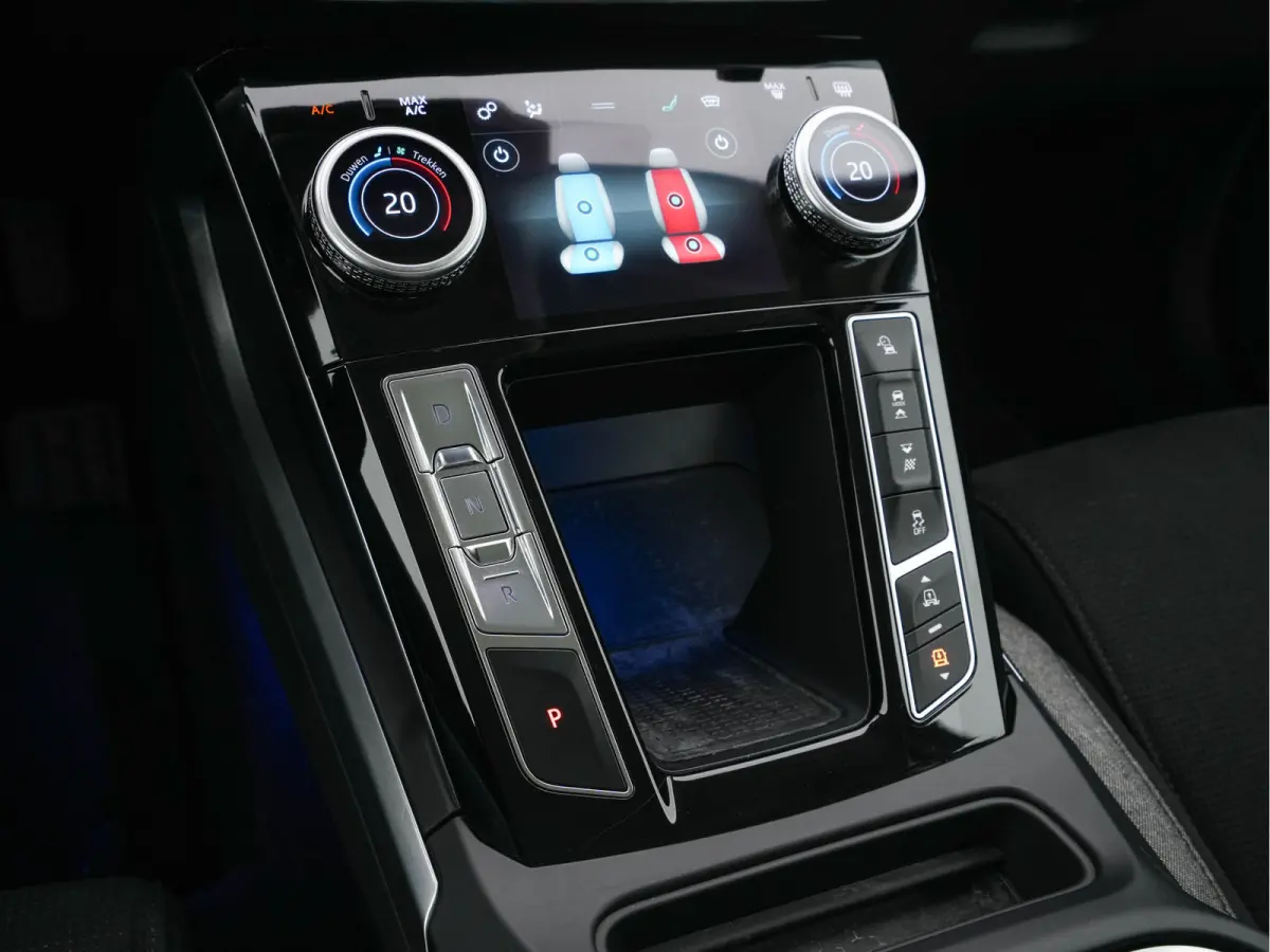 EV400 HSE First Edition AWD (SoH-91%} (INCL-BTW) Aut. *HEATPUMP | DIGI-COCKPIT | MATRIX-LED | MICROFIBRE | MERIDIAN-AUDIO | TOPVIEW | KEYLESS | LANE-ASSIST | BLINDSPOT | CRUISE | DAB | MEMOR