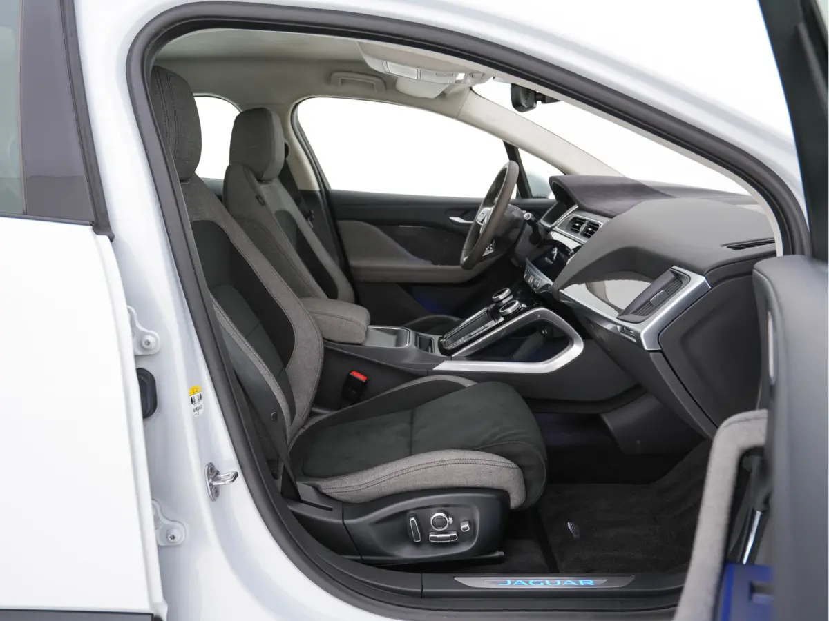 EV400 HSE First Edition AWD (SoH-91%} (INCL-BTW) Aut. *HEATPUMP | DIGI-COCKPIT | MATRIX-LED | MICROFIBRE | MERIDIAN-AUDIO | TOPVIEW | KEYLESS | LANE-ASSIST | BLINDSPOT | CRUISE | DAB | MEMOR