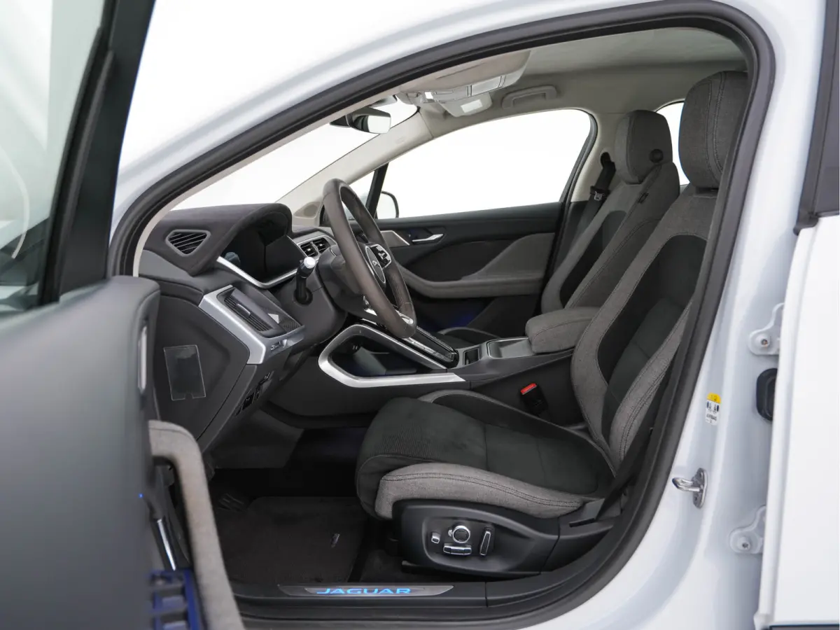 EV400 HSE First Edition AWD (SoH-91%} (INCL-BTW) Aut. *HEATPUMP | DIGI-COCKPIT | MATRIX-LED | MICROFIBRE | MERIDIAN-AUDIO | TOPVIEW | KEYLESS | LANE-ASSIST | BLINDSPOT | CRUISE | DAB | MEMOR