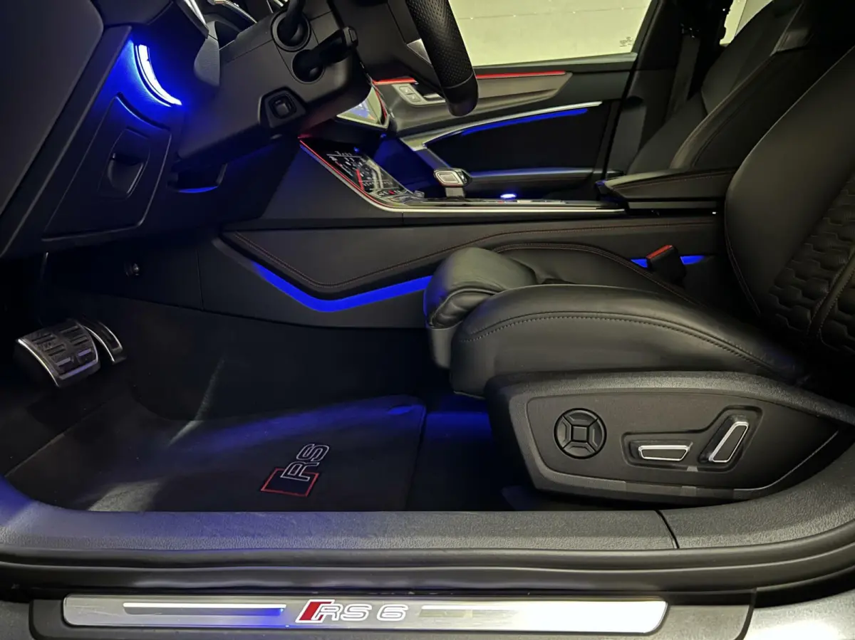 4.0 TFSI Quattro Matgrijs Dynamic+ B&O 600PK