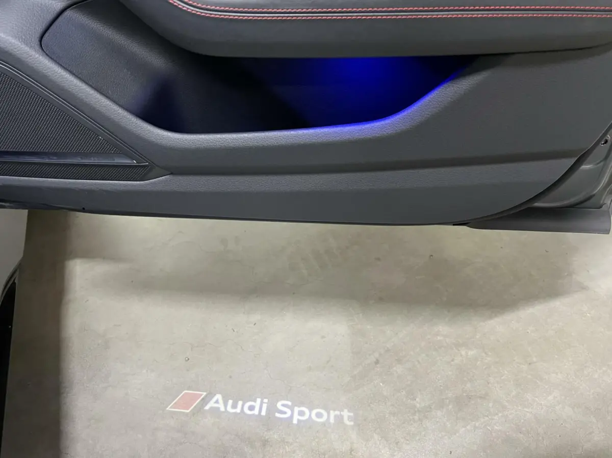 4.0 TFSI Quattro Matgrijs Dynamic+ B&O 600PK