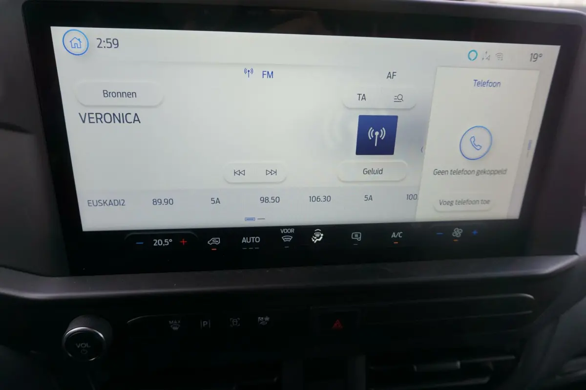 320 2.0 TDCI L2H1 Trend 136PK DIRECT RIJDEN!! Camera Carplay-Navi Cruise LED Laadruimte Parkeersensoren
