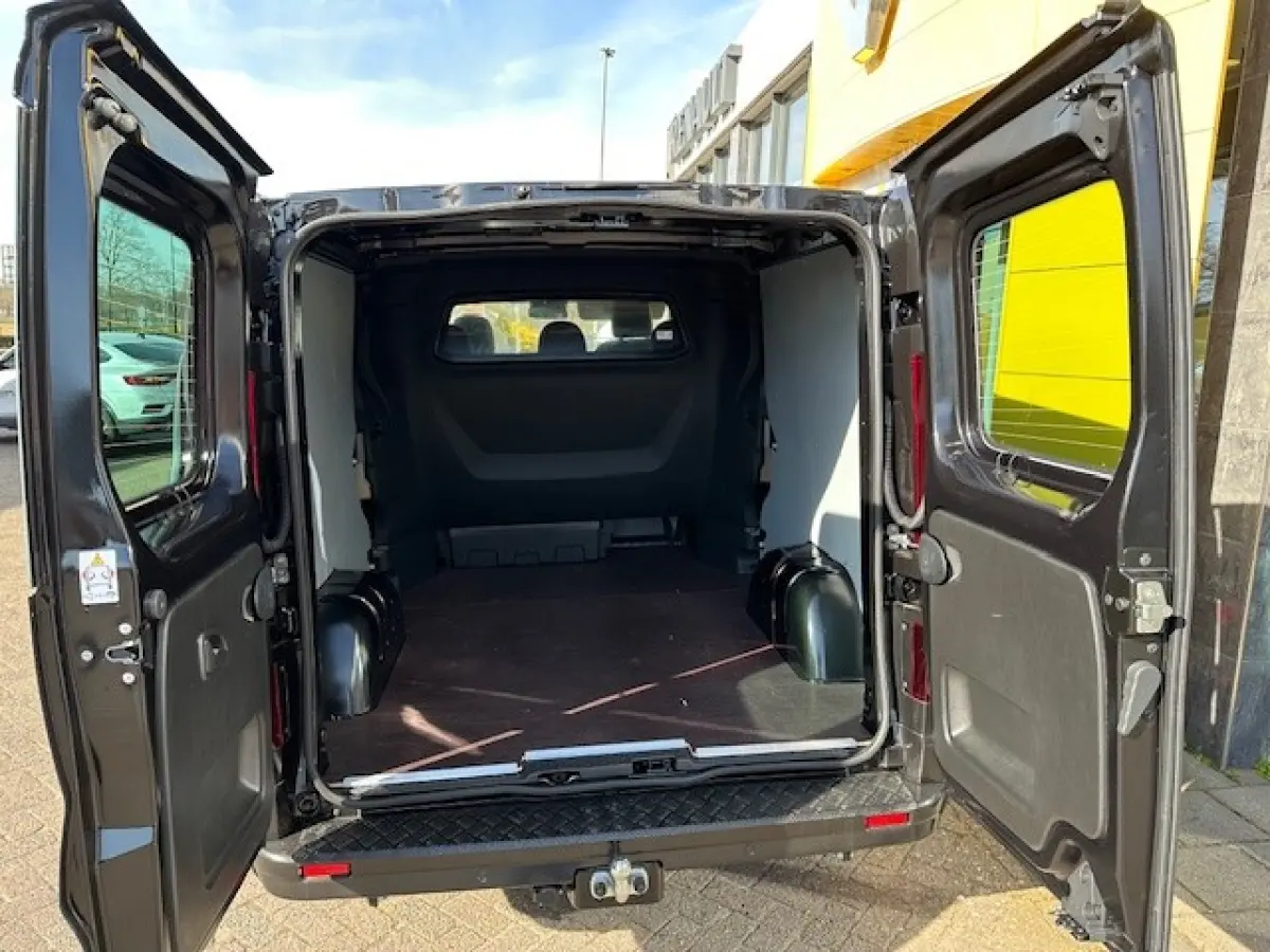 170PK L2H1 Extra DC DUBBEL CABINE | ANNIVERSARY BLACK EDITION | CAMERA | Stoelverwarming | NAVI