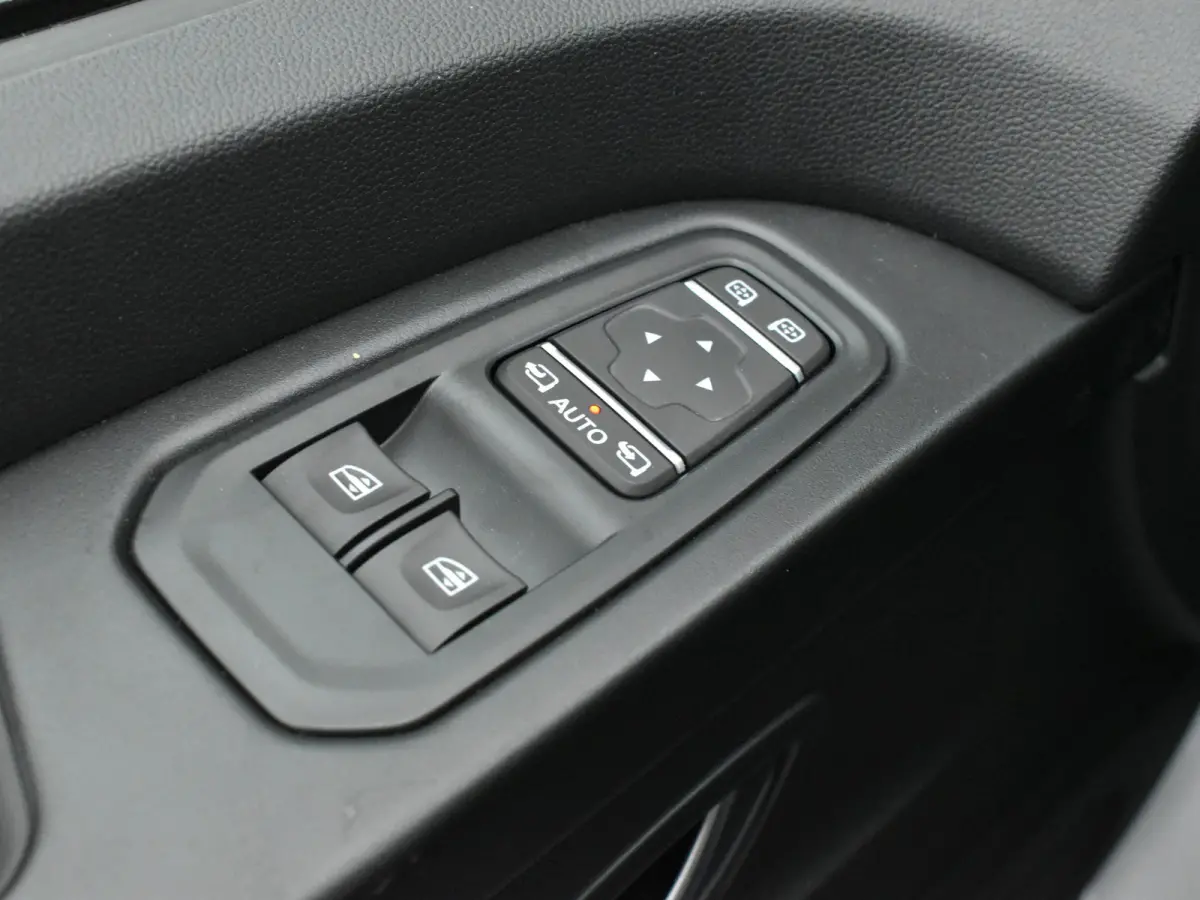 170PK L2H1 Extra DC DUBBEL CABINE | ANNIVERSARY BLACK EDITION | CAMERA | Stoelverwarming | NAVI