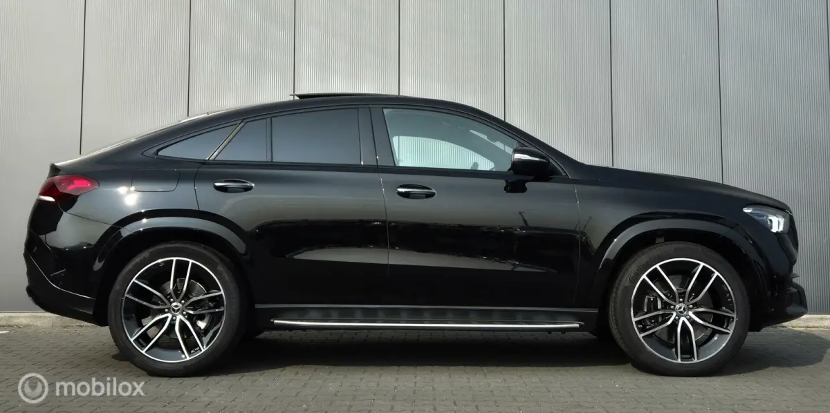 400 d 4MATIC Premium Plus 2xAMG Pano Lucht Night Burm 22'' VOL! Grijs Kenteken! * DIRECT RIJDEN EN GEEN BPM BETALEN ! *