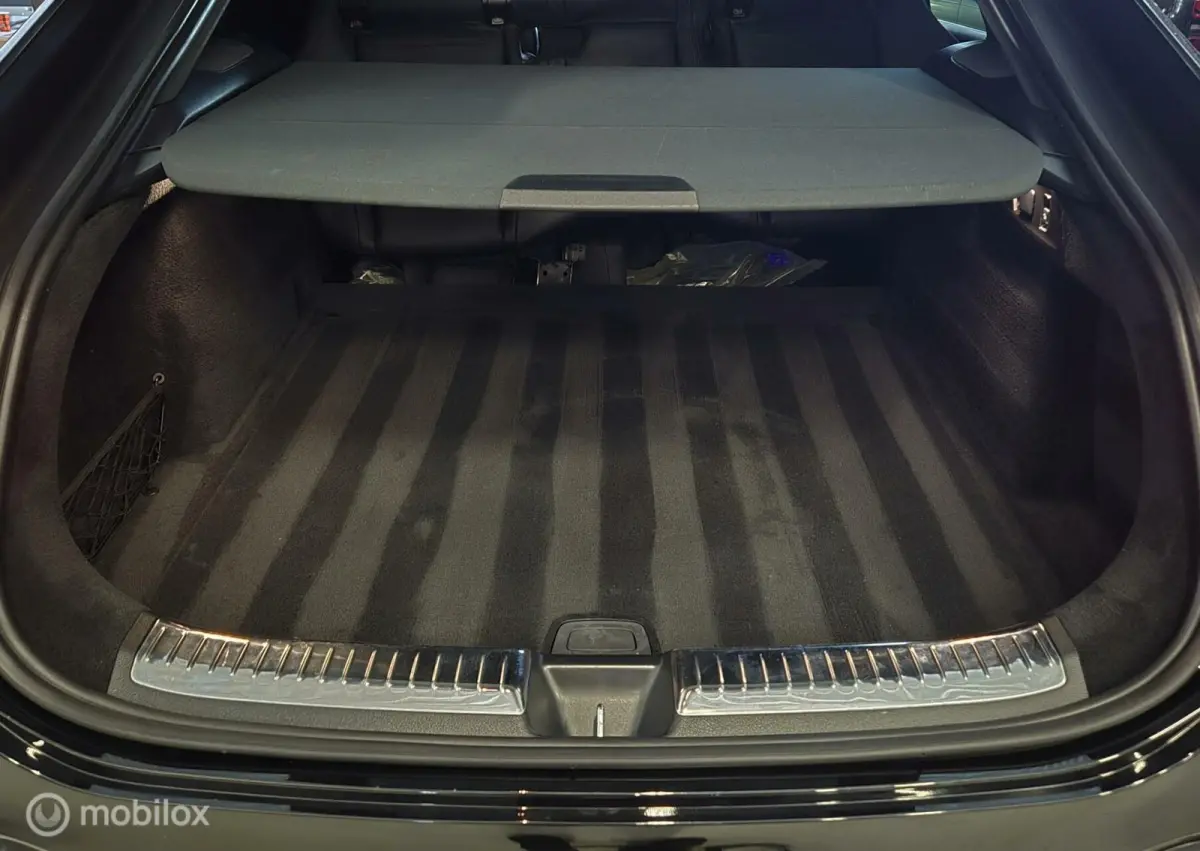 400 d 4MATIC Premium Plus 2xAMG Pano Lucht Night Burm 22'' VOL! Grijs Kenteken! * DIRECT RIJDEN EN GEEN BPM BETALEN ! *