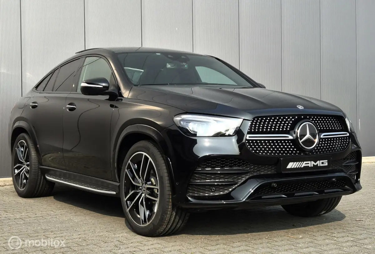 400 d 4MATIC Premium Plus 2xAMG Pano Lucht Night Burm 22'' VOL! Grijs Kenteken! * DIRECT RIJDEN EN GEEN BPM BETALEN ! *