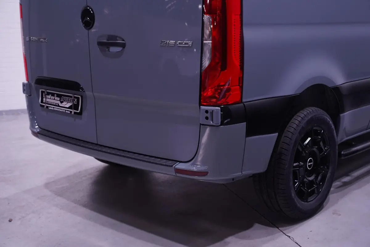 215 CDI 150 pk Black&Grey Edition L2H1 Airco, 18" LMV, Bumpers in Kleur, Zonneklep, Grille Zwart, 2-Zits