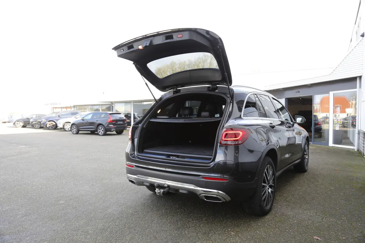 Plug in hybride PHEV 4MATIC Luxury*NL-Auto*Perfect MB Onderh.*1ste Eig*Elek. Trekhaak/Elek. Klep/Digi.Klokken/Standkachel/Camera/Leder/Stoelverw./LED/DAB/Parkeersens.V+A/19 inch LM*