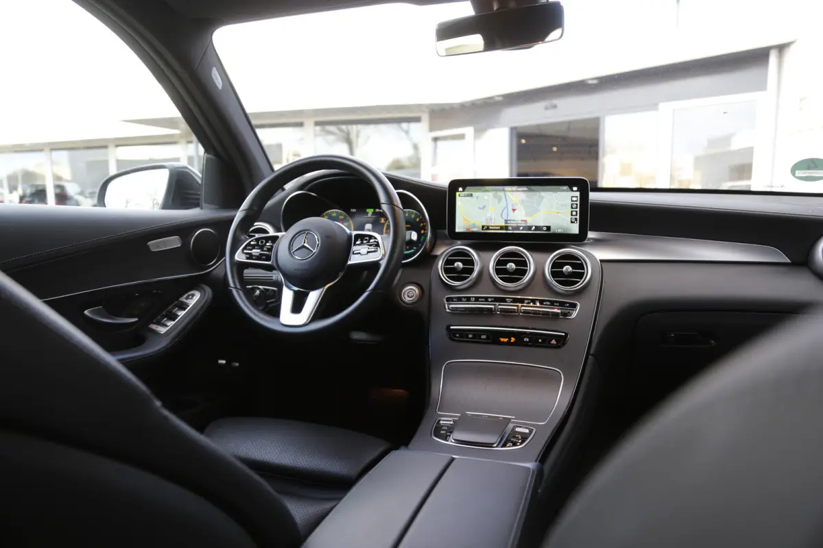 Plug in hybride PHEV 4MATIC Luxury*NL-Auto*Perfect MB Onderh.*1ste Eig*Elek. Trekhaak/Elek. Klep/Digi.Klokken/Standkachel/Camera/Leder/Stoelverw./LED/DAB/Parkeersens.V+A/19 inch LM*