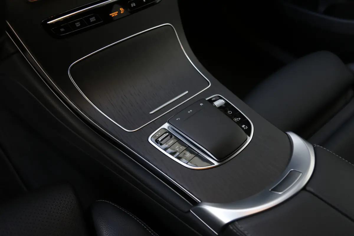 Plug in hybride PHEV 4MATIC Luxury*NL-Auto*Perfect MB Onderh.*1ste Eig*Elek. Trekhaak/Elek. Klep/Digi.Klokken/Standkachel/Camera/Leder/Stoelverw./LED/DAB/Parkeersens.V+A/19 inch LM*