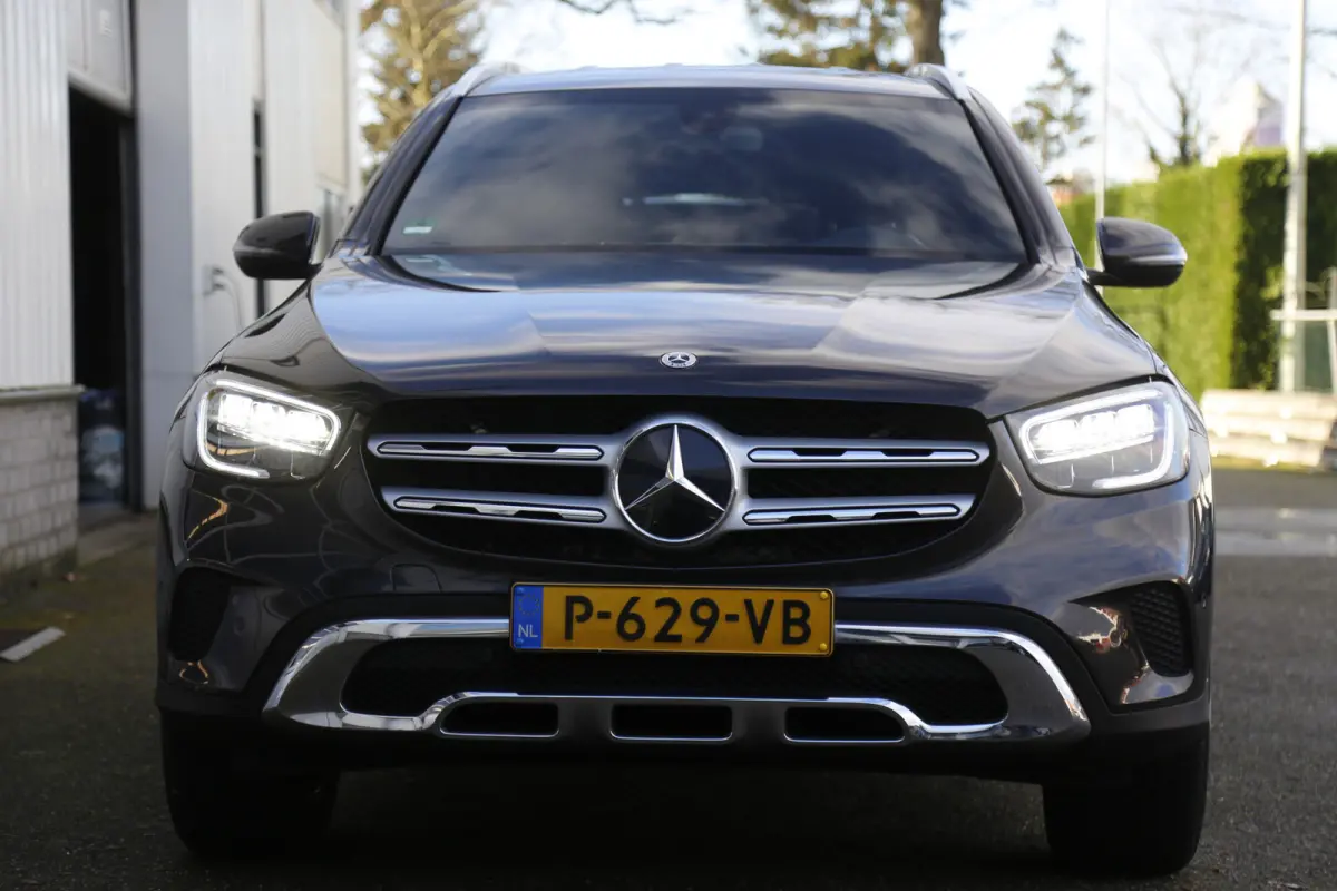 Plug in hybride PHEV 4MATIC Luxury*NL-Auto*Perfect MB Onderh.*1ste Eig*Elek. Trekhaak/Elek. Klep/Digi.Klokken/Standkachel/Camera/Leder/Stoelverw./LED/DAB/Parkeersens.V+A/19 inch LM*