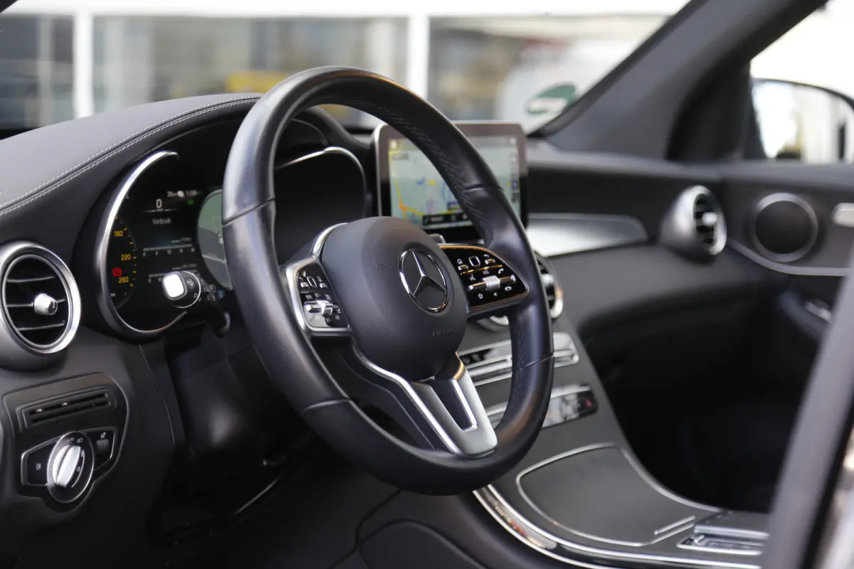 Plug in hybride PHEV 4MATIC Luxury*NL-Auto*Perfect MB Onderh.*1ste Eig*Elek. Trekhaak/Elek. Klep/Digi.Klokken/Standkachel/Camera/Leder/Stoelverw./LED/DAB/Parkeersens.V+A/19 inch LM*