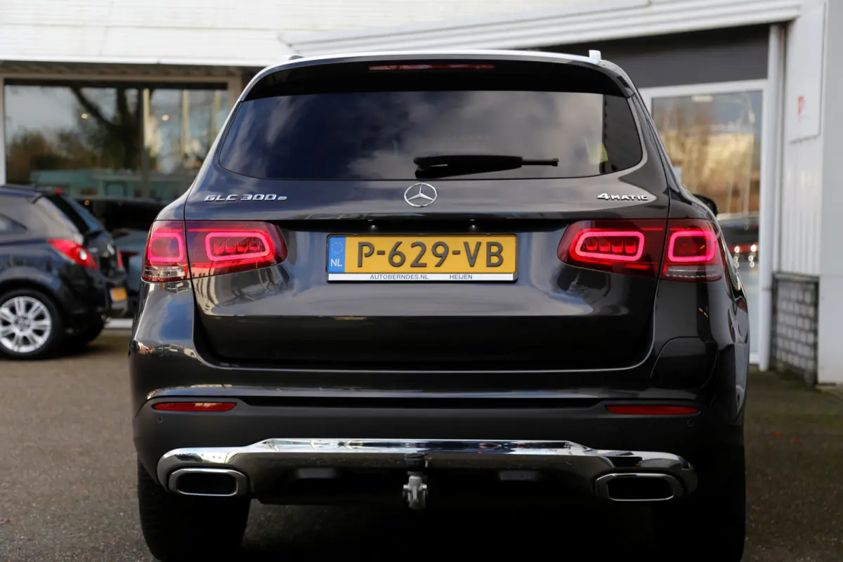 Plug in hybride PHEV 4MATIC Luxury*NL-Auto*Perfect MB Onderh.*1ste Eig*Elek. Trekhaak/Elek. Klep/Digi.Klokken/Standkachel/Camera/Leder/Stoelverw./LED/DAB/Parkeersens.V+A/19 inch LM*