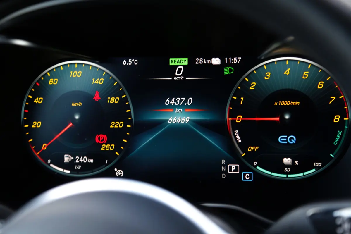 Plug in hybride PHEV 4MATIC Luxury*NL-Auto*Perfect MB Onderh.*1ste Eig*Elek. Trekhaak/Elek. Klep/Digi.Klokken/Standkachel/Camera/Leder/Stoelverw./LED/DAB/Parkeersens.V+A/19 inch LM*