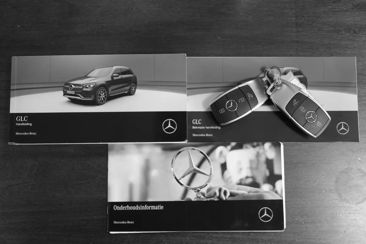 Plug in hybride PHEV 4MATIC Luxury*NL-Auto*Perfect MB Onderh.*1ste Eig*Elek. Trekhaak/Elek. Klep/Digi.Klokken/Standkachel/Camera/Leder/Stoelverw./LED/DAB/Parkeersens.V+A/19 inch LM*