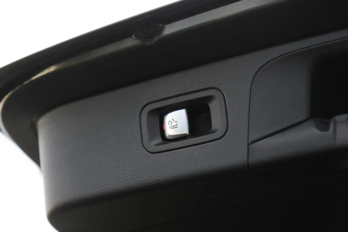 Plug in hybride PHEV 4MATIC Luxury*NL-Auto*Perfect MB Onderh.*1ste Eig*Elek. Trekhaak/Elek. Klep/Digi.Klokken/Standkachel/Camera/Leder/Stoelverw./LED/DAB/Parkeersens.V+A/19 inch LM*