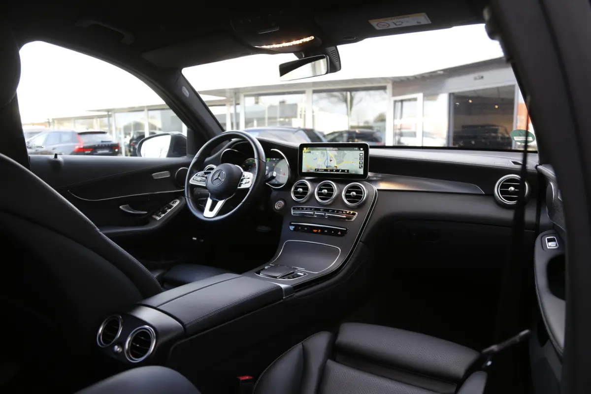 Plug in hybride PHEV 4MATIC Luxury*NL-Auto*Perfect MB Onderh.*1ste Eig*Elek. Trekhaak/Elek. Klep/Digi.Klokken/Standkachel/Camera/Leder/Stoelverw./LED/DAB/Parkeersens.V+A/19 inch LM*