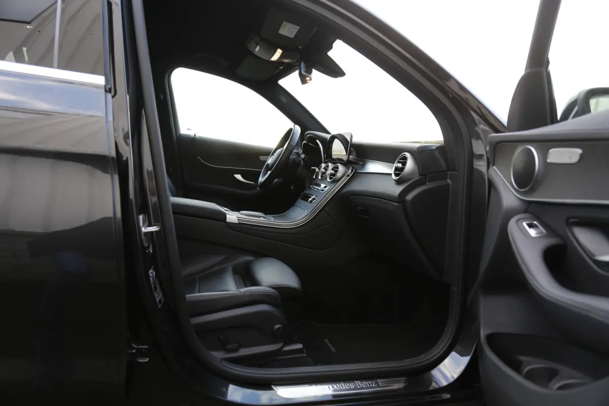 Plug in hybride PHEV 4MATIC Luxury*NL-Auto*Perfect MB Onderh.*1ste Eig*Elek. Trekhaak/Elek. Klep/Digi.Klokken/Standkachel/Camera/Leder/Stoelverw./LED/DAB/Parkeersens.V+A/19 inch LM*