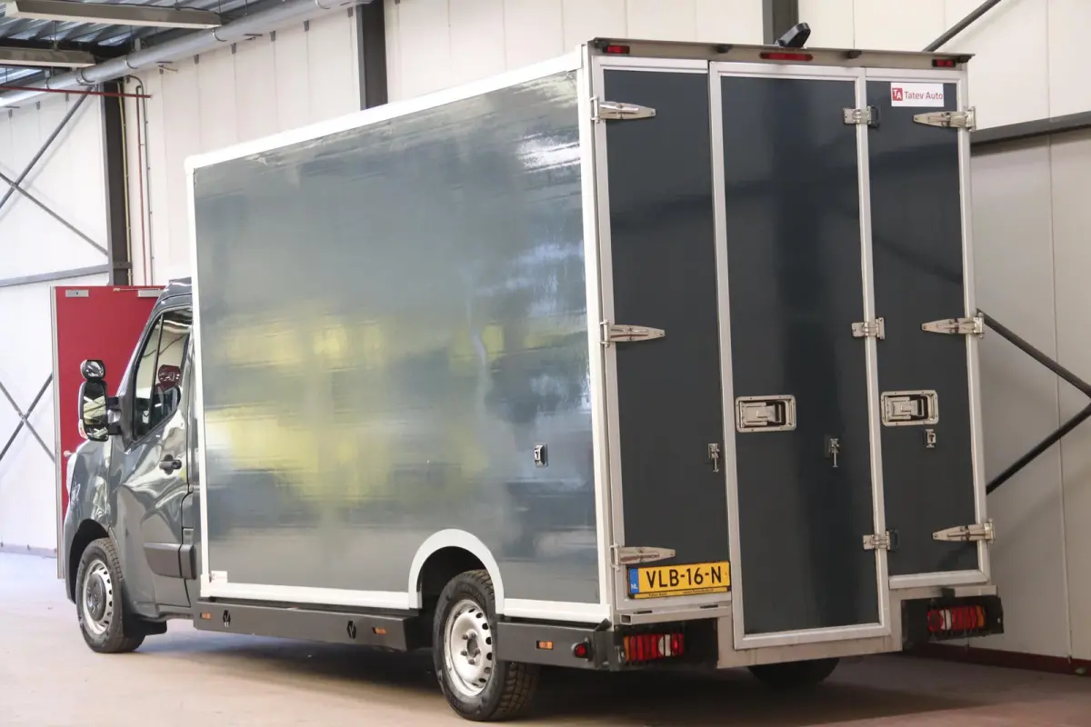 150PK AUTOMAAT LOWLINER VERKOOPWAGEN