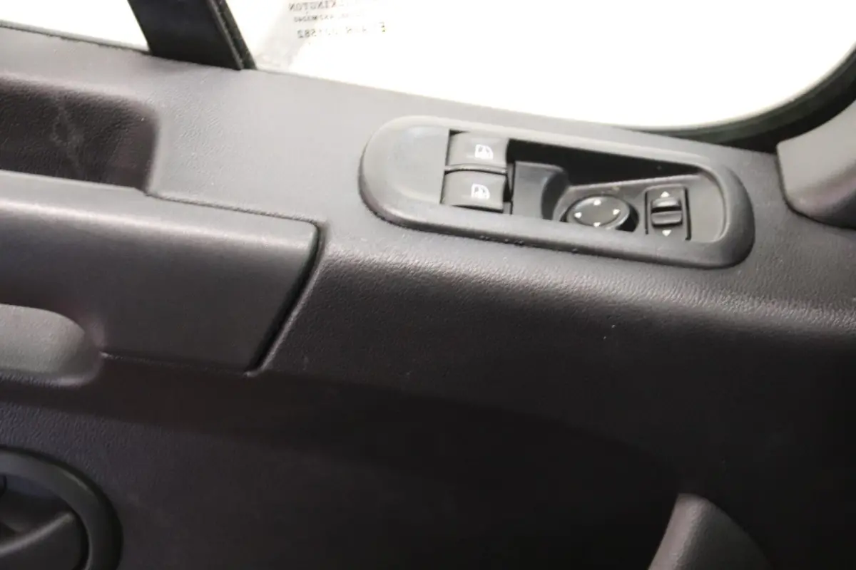 150PK AUTOMAAT LOWLINER VERKOOPWAGEN