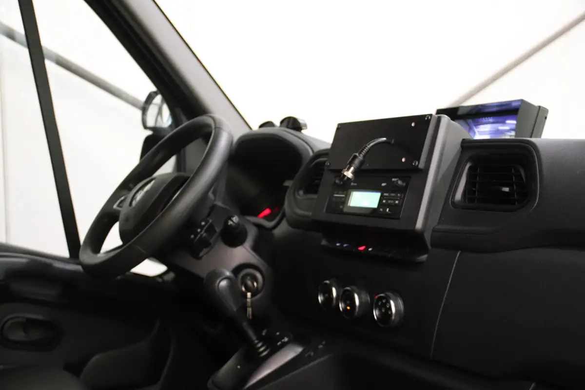 150PK AUTOMAAT LOWLINER VERKOOPWAGEN