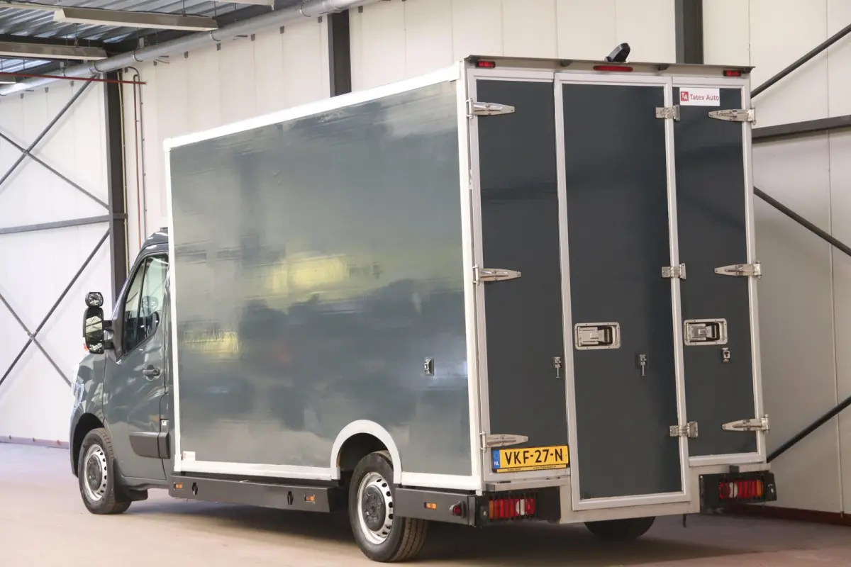 150PK AUTOMAAT LOWLINER VERKOOPWAGEN