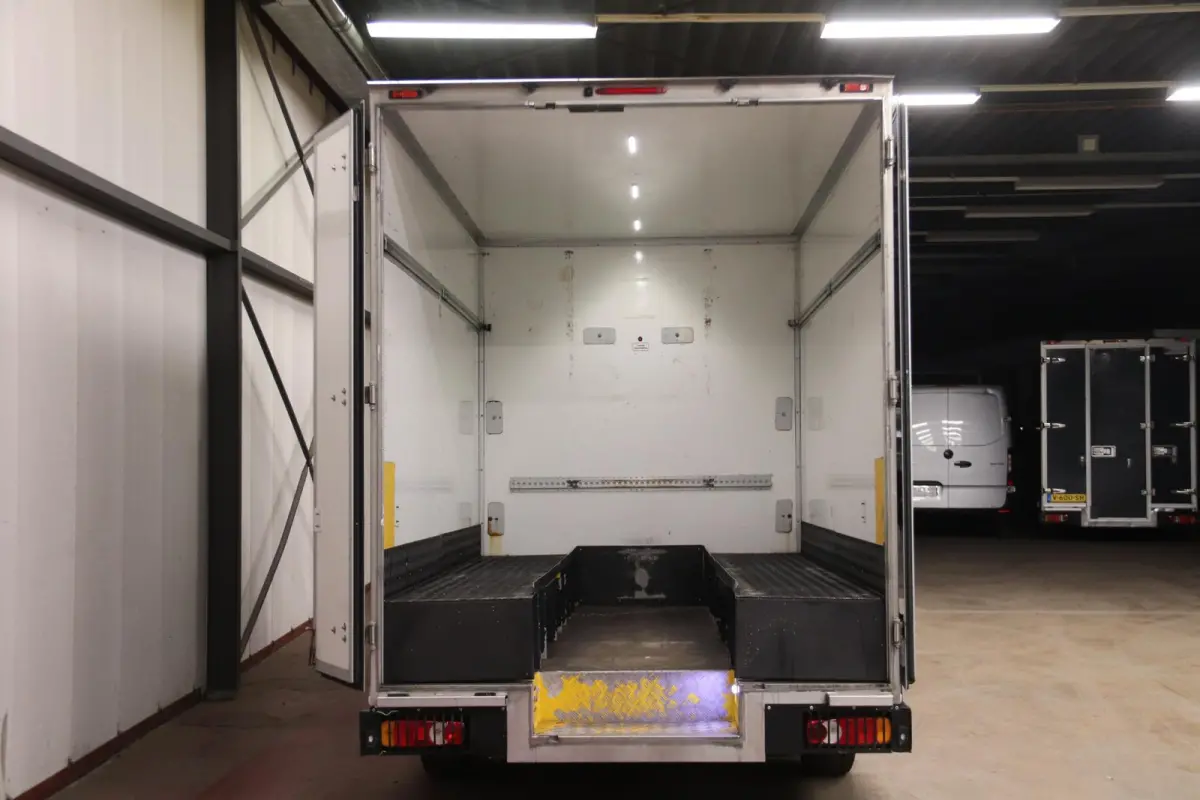 170PK AUTOMAAT LOWLINER VERKOOPWAGEN PAARDENWAGEN