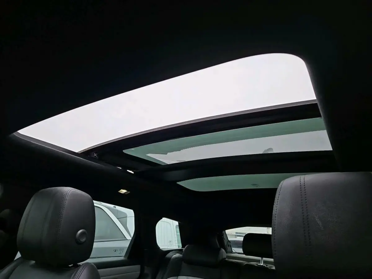 1.5 P300e AWD R-Dynamic S