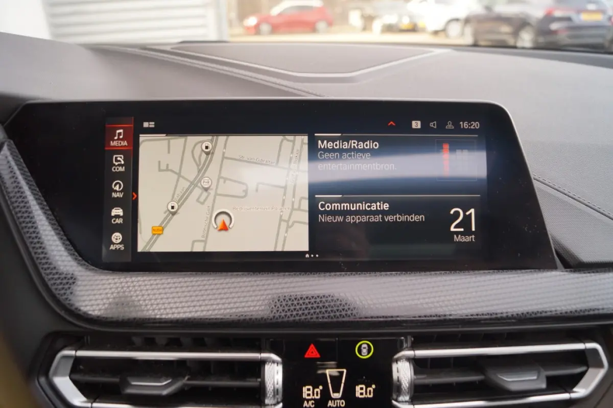 118i 136pk Automaat High Executive -PANO-NAVI-ECC-