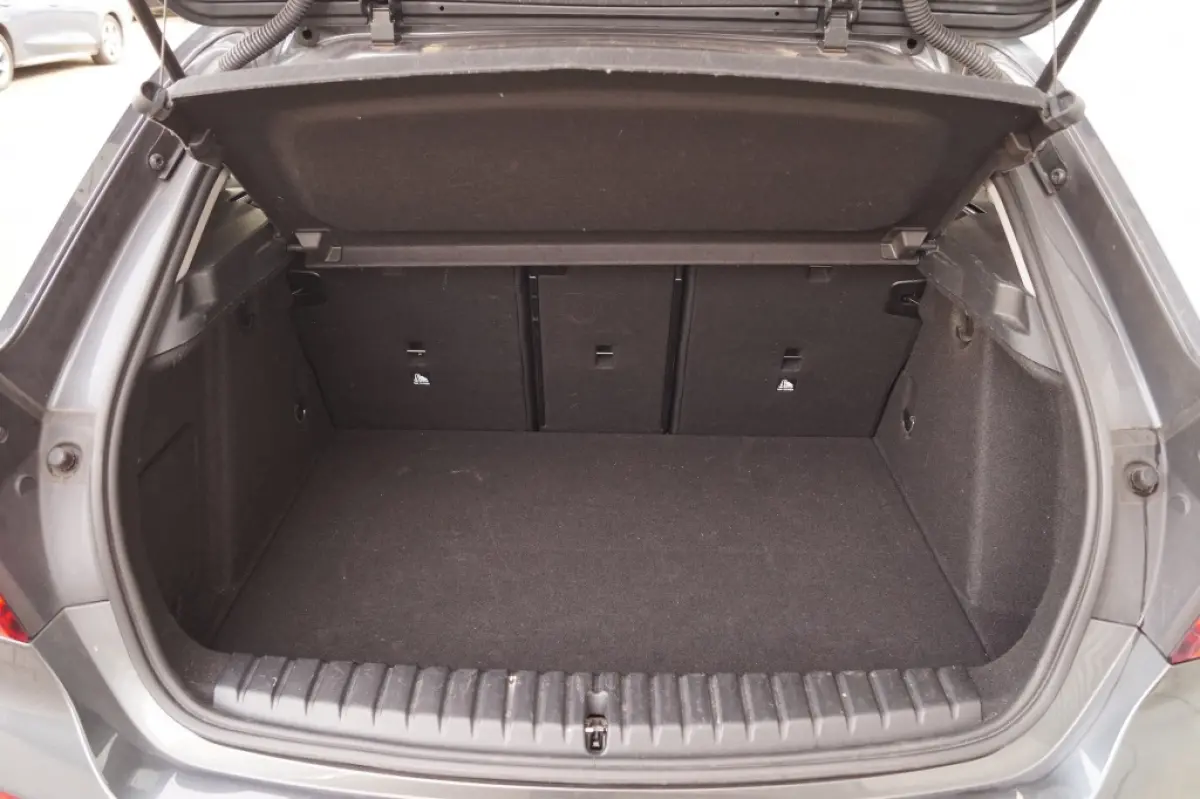 118i 136pk Automaat High Executive -PANO-NAVI-ECC-