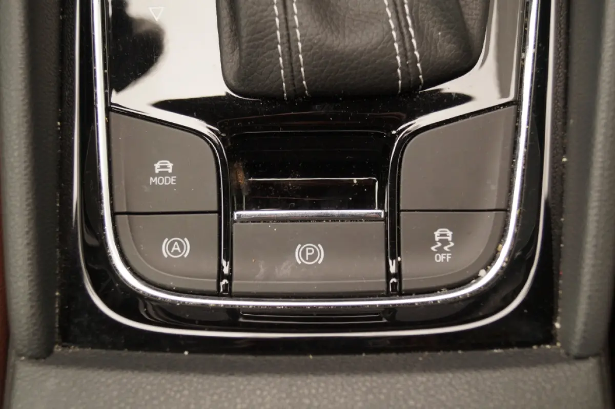 1.5 TSI 150pk DSG Sportline Business -LEER-ECC-